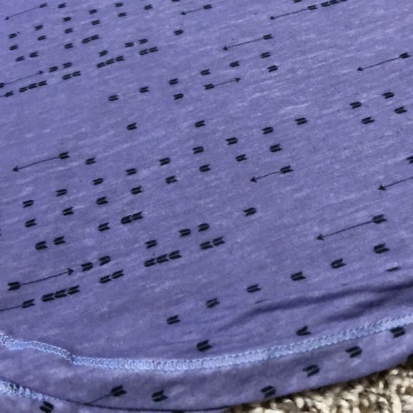 Patterned V neck - Picture 5 of 5